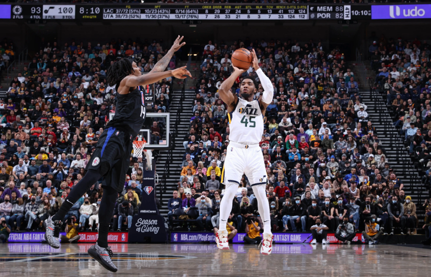  米切尔三分绝杀骑士逆转尼克斯豪取六连胜