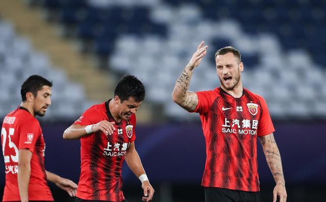  卡尔斯鲁厄替补奇兵建功，临危受命改变比赛走向